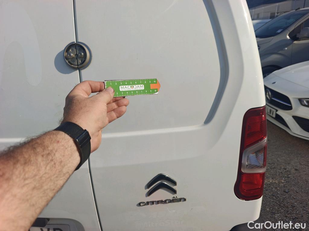  Citroen  Berlingo CITROEN  / 2018 / 4P / furgón derivado de turismo Talla M BlueHDi 100 CLUB #13