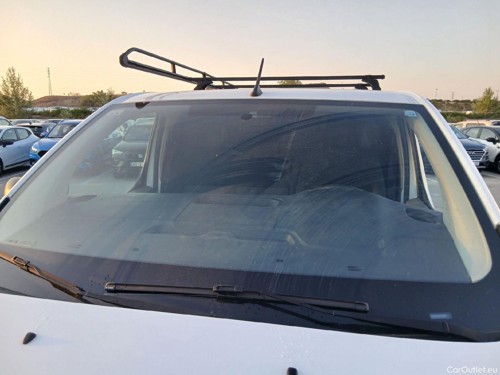  Opel  Vivaro OPEL  / 2019 / 4P / furgón 1.5 Diésel 88kW (120CV) M Std Express #2