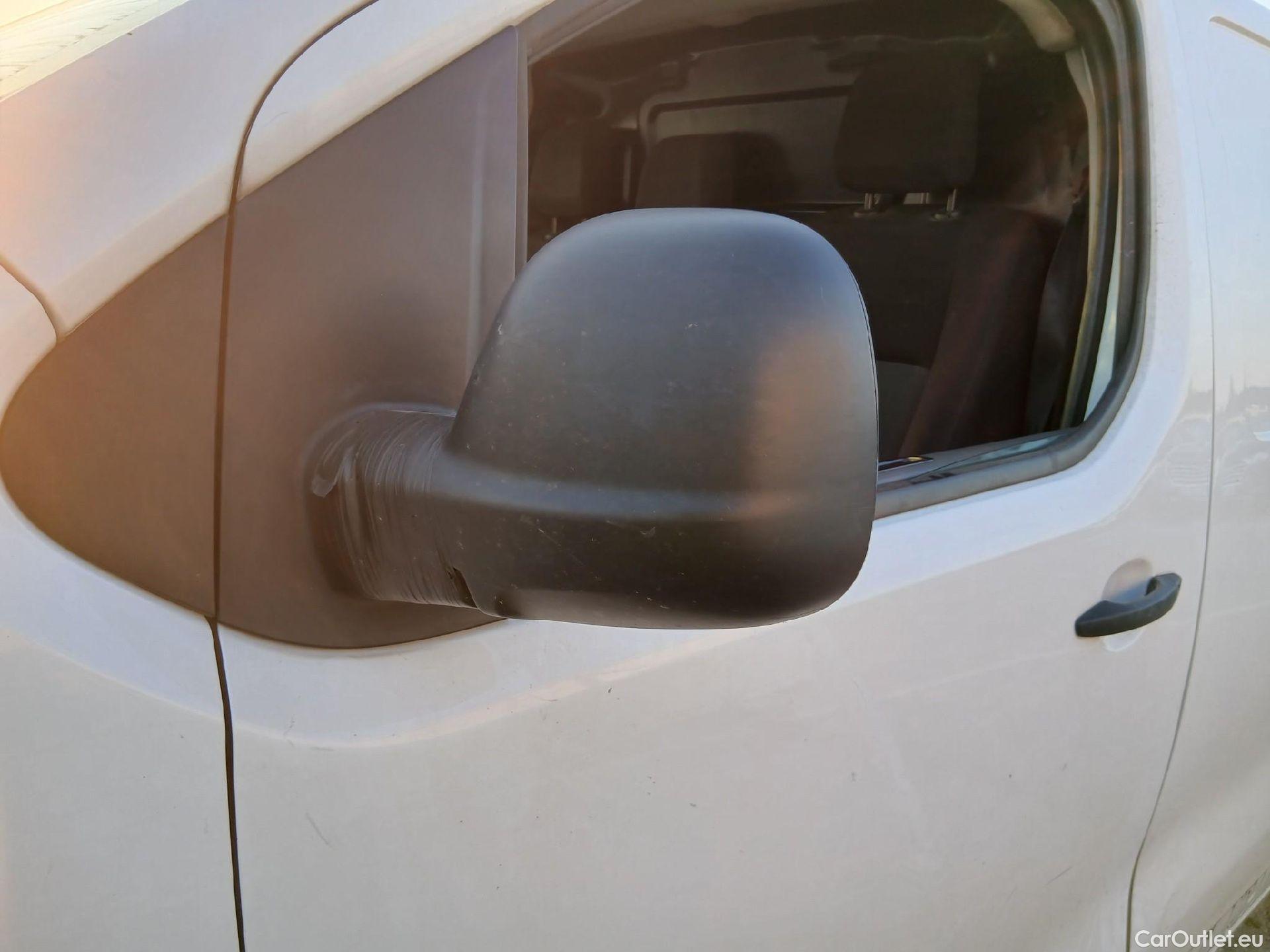  Opel  Vivaro OPEL  / 2019 / 4P / furgón 1.5 Diésel 88kW (120CV) M Std Express #10