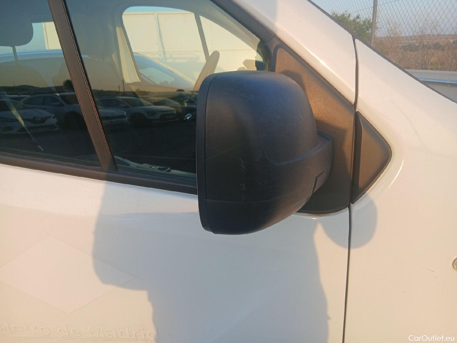  Renault  Trafic RENAULT  / 2019 / 4P / furgón Doble Cabina 27 L1 Energy BluedCi 88 kW #11