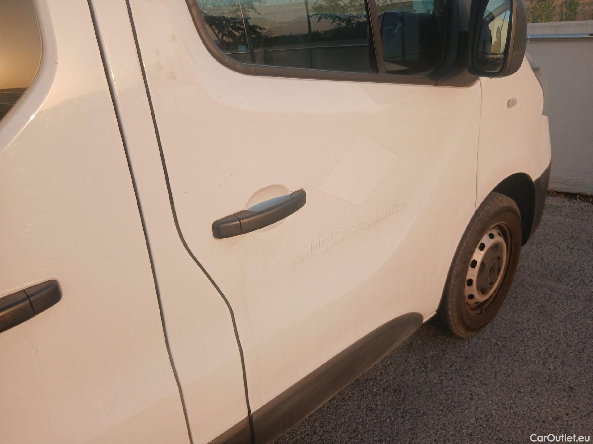  Renault  Trafic RENAULT  / 2019 / 4P / furgón Doble Cabina 27 L1 Energy BluedCi 88 kW #9