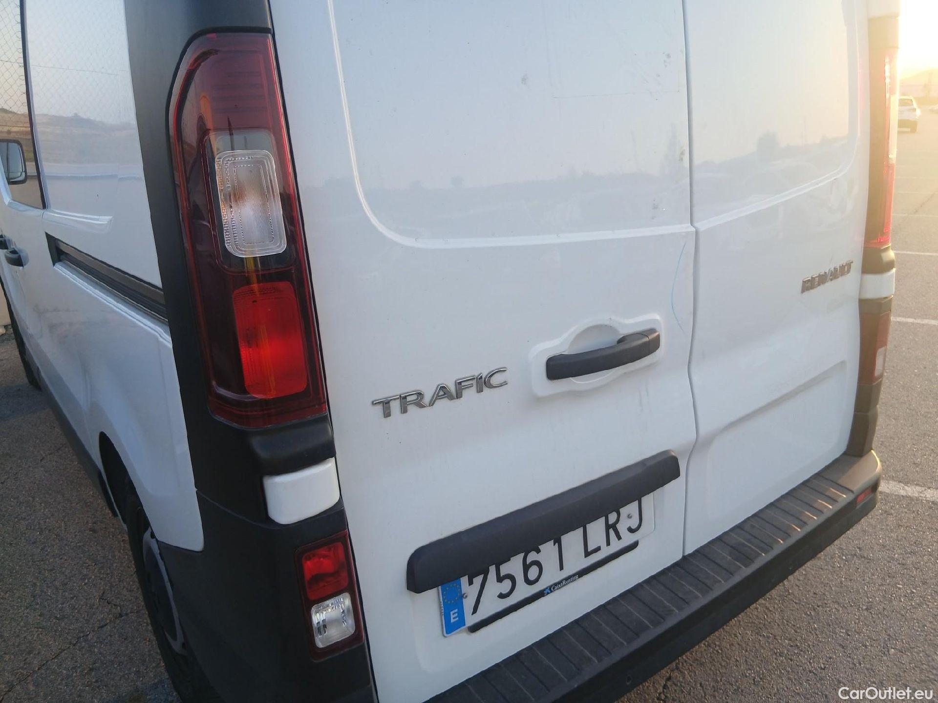  Renault  Trafic RENAULT  / 2019 / 4P / furgón Doble Cabina 27 L1 Energy BluedCi 88 kW #8
