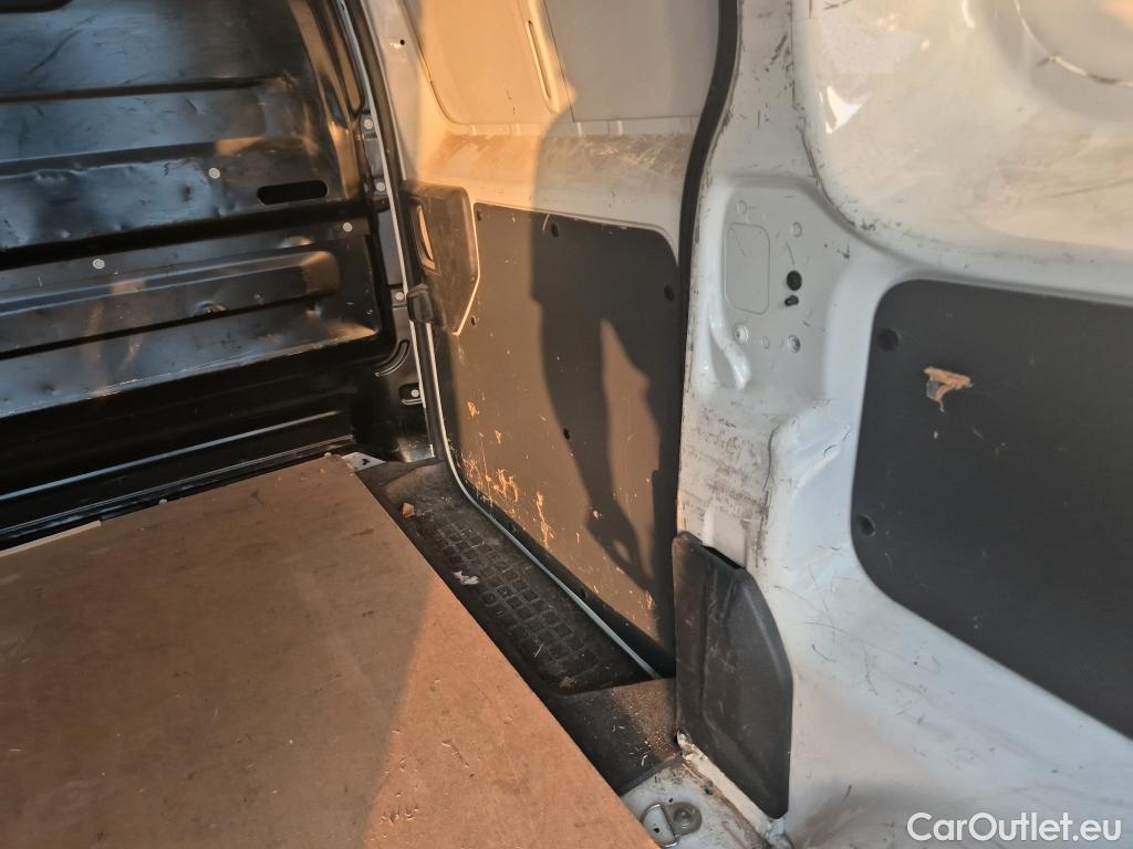  Opel  Vivaro OPEL  / 2019 / 4P / furgón 1.5 Diésel 88kW (120CV) M Std Select #26