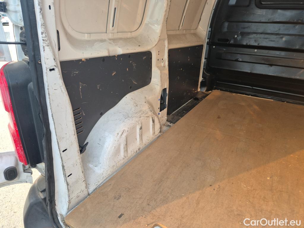  Opel  Vivaro OPEL  / 2019 / 4P / furgón 1.5 Diésel 88kW (120CV) M Std Select #14