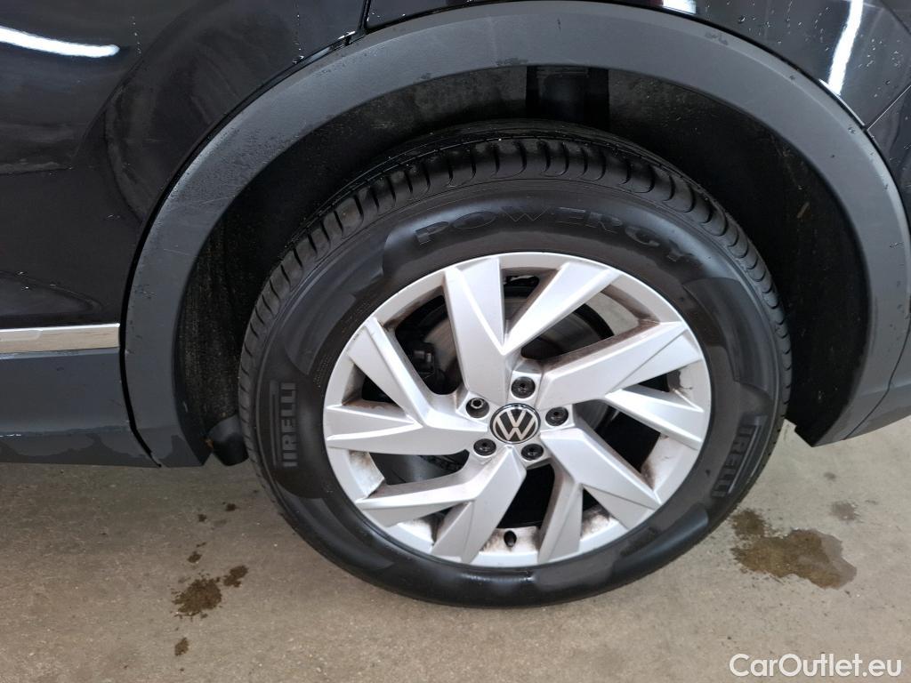  Volkswagen  Tiguan VOLKSWAGEN  2020 5P SUV 1 5 TSI 150 DSG7 Elegance #9