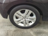  Peugeot  208 Peugeot  Signature 1.2 PureTech 82 5d #24