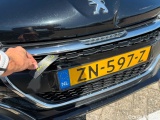  Peugeot  208 Peugeot  Signature 1.2 PureTech 82 5d #61
