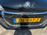  Peugeot  208 Peugeot  Signature 1.2 PureTech 82 5d #64