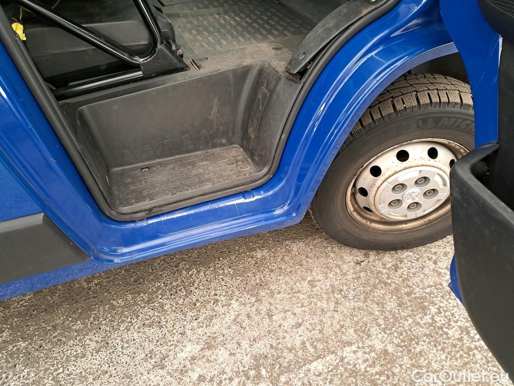  Peugeot  Boxer PEUGEOT  / 2014 / 4P / Combi 2.2 BLUEHDI 120 S&S 330 L1H1 ACCESS #1