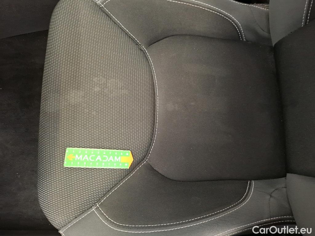  Renault  Clio  IV Air MediaNav 1.5 dCi 75CV BVM5 E6 #38