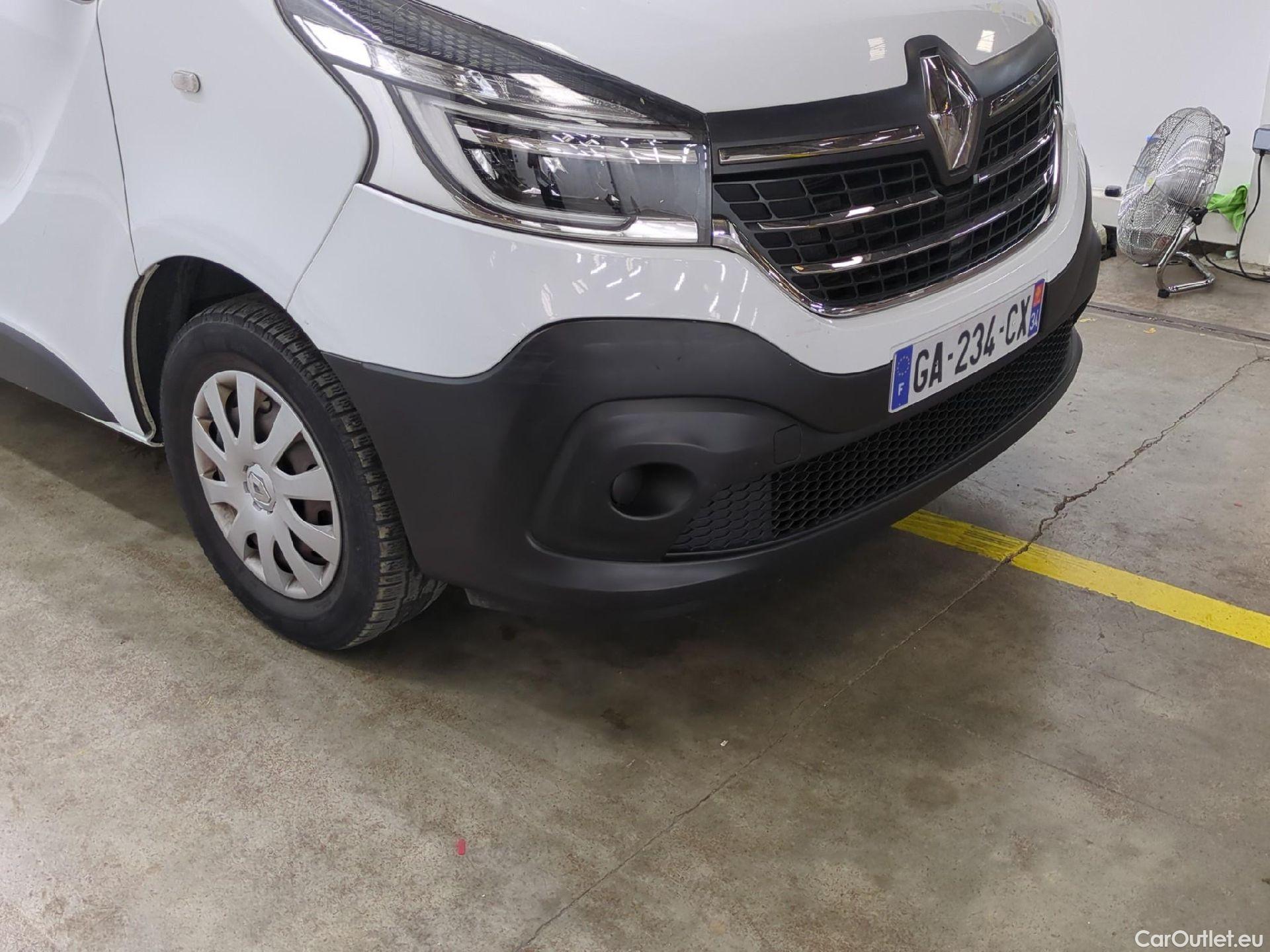  Renault  Trafic RENAULT  / 2019 / 4P / Fourgon tole NV FG GCF L2H2 1200 Energy dCi 145 #14