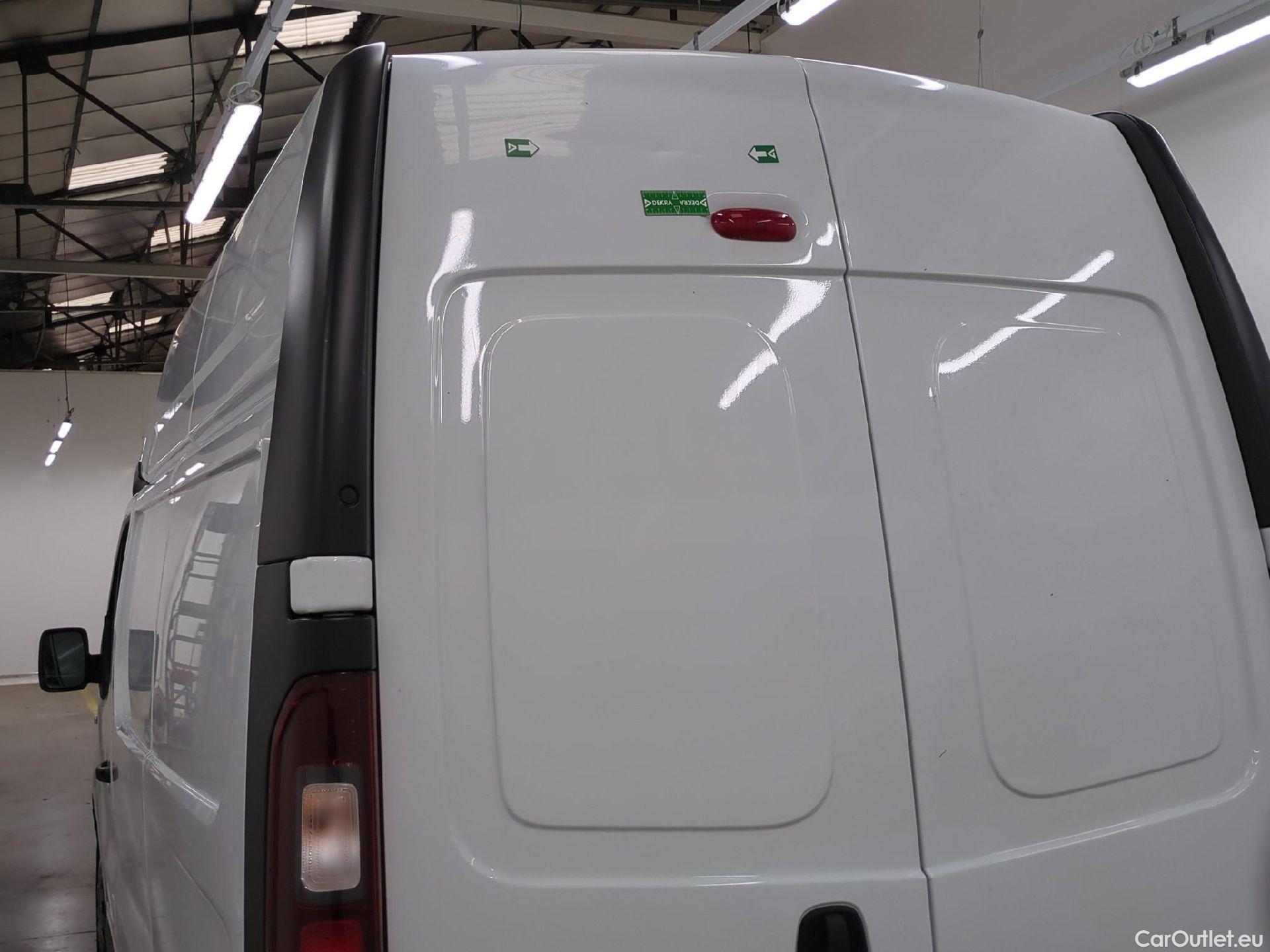  Renault  Trafic RENAULT  / 2019 / 4P / Fourgon tole NV FG GCF L2H2 1200 Energy dCi 145 #8