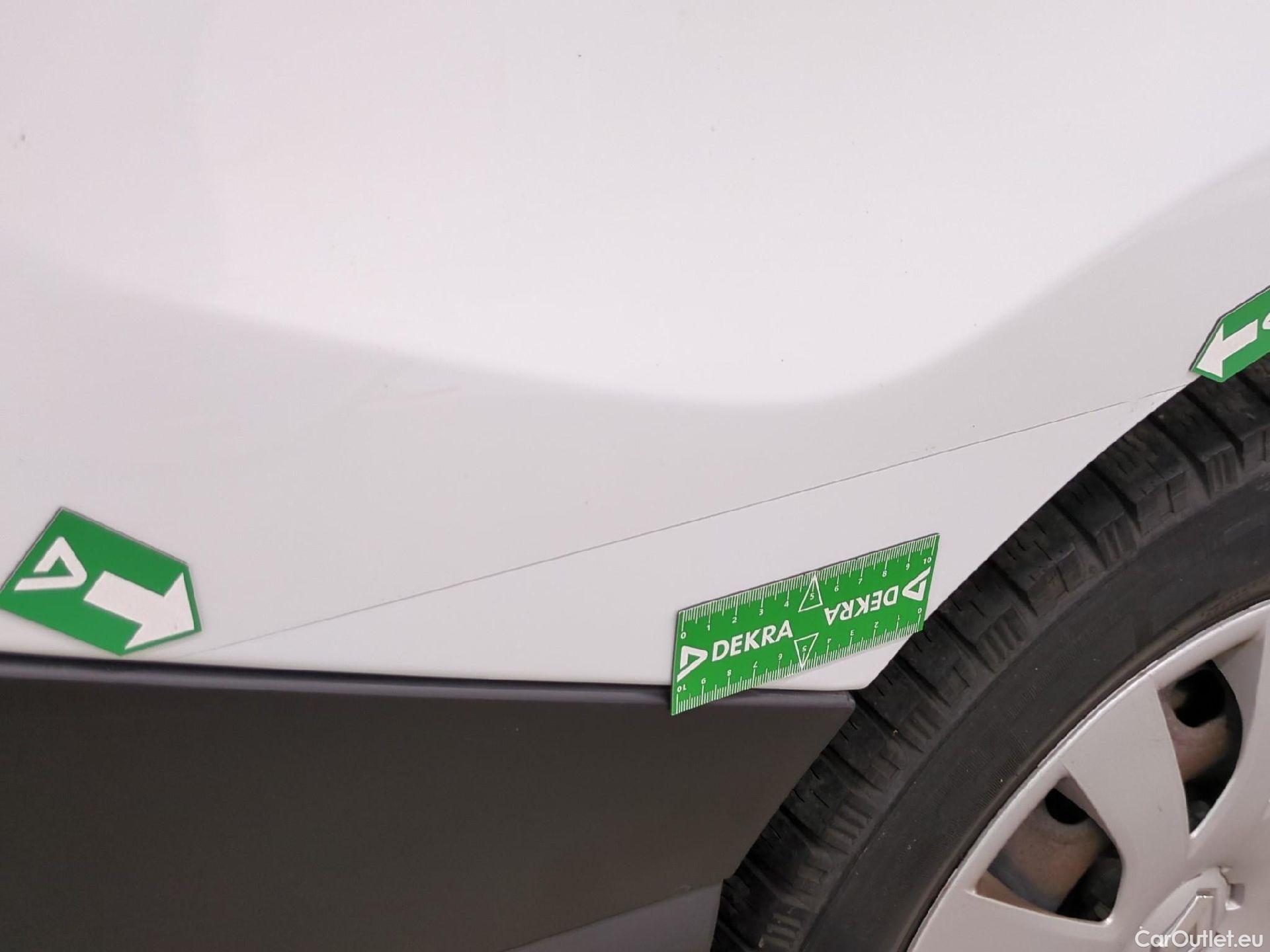  Renault  Trafic RENAULT  / 2019 / 4P / Fourgon tole NV FG GCF L2H2 1200 Energy dCi 145 #13