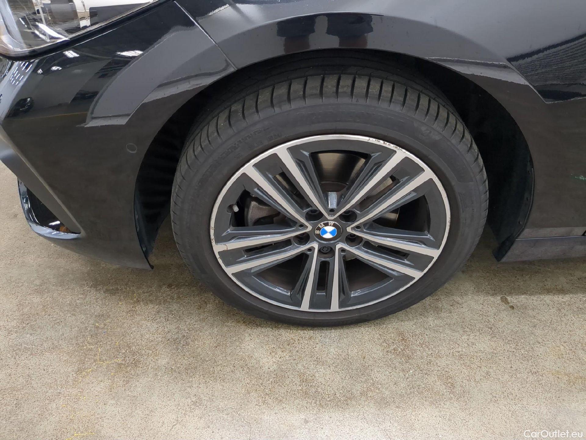  Bmw  Serie 1 BMW Série 1 / 2019 / 5P / Berline 1.5 118I DKG7 Business Design #3