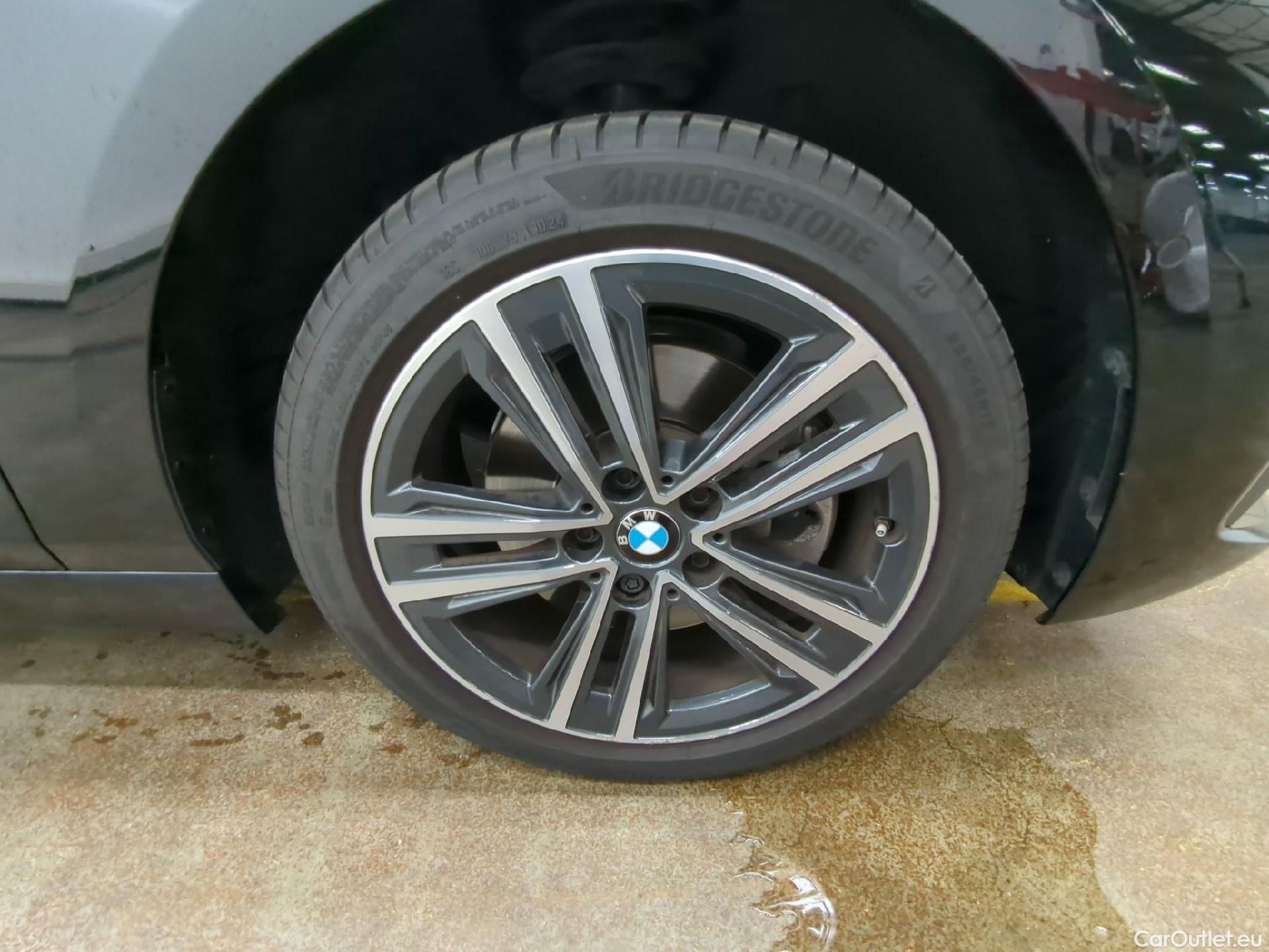  Bmw  Serie 1 BMW Série 1 / 2019 / 5P / Berline 1.5 118I DKG7 Business Design #6