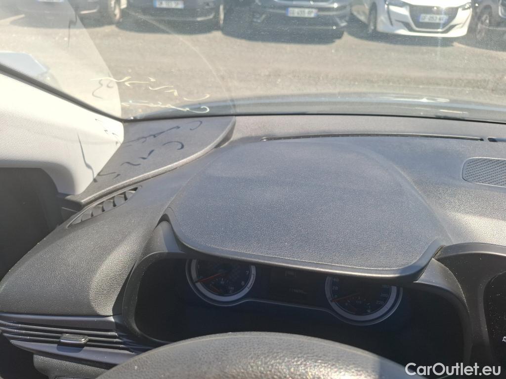  Hyundai  i20  Initia 1.2 85CV BVM5 E6d #15