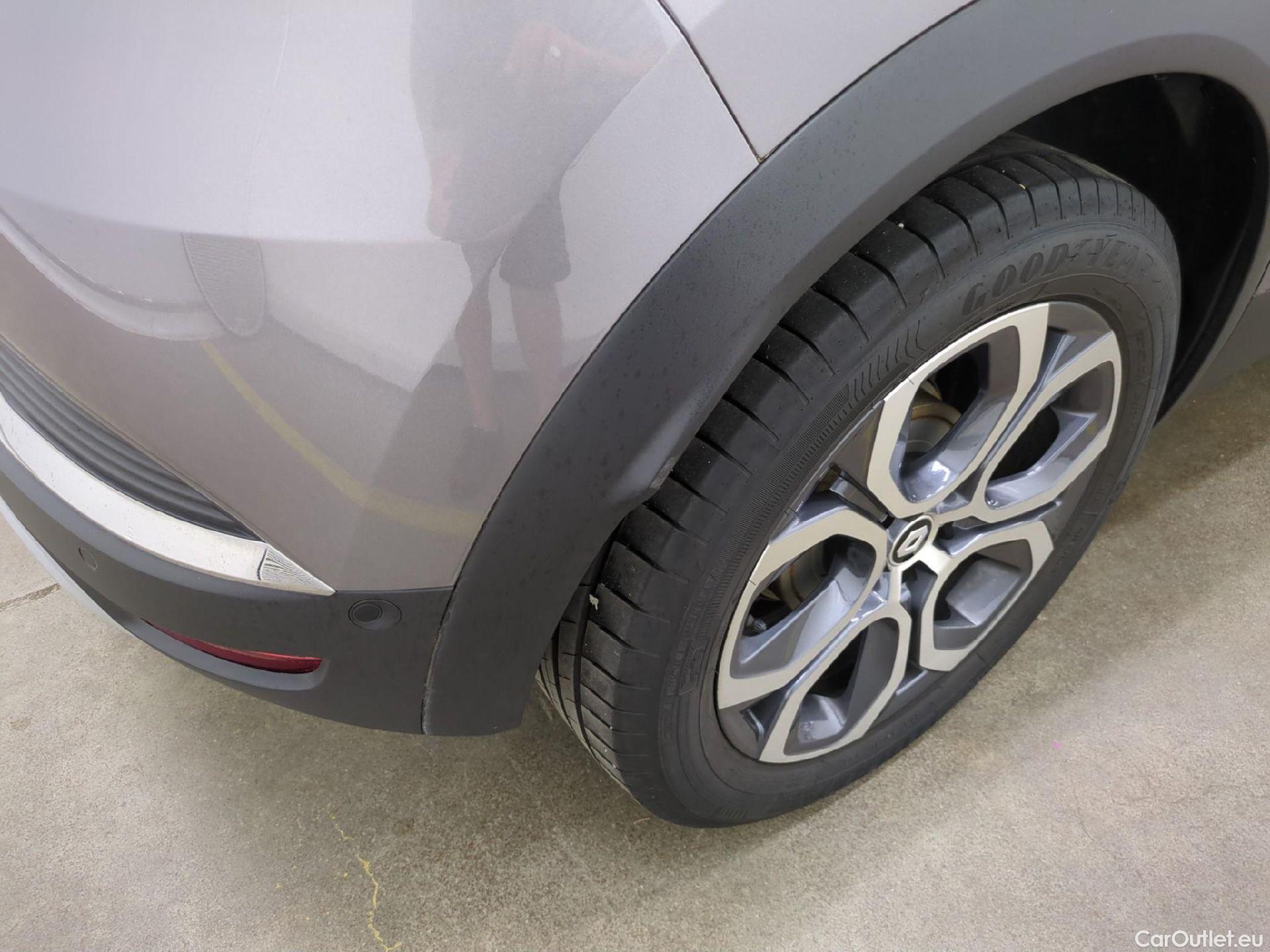  Renault  Captur RENAULT  / 2019 / 5P / SUV techno mild hybrid 160 EDC #6