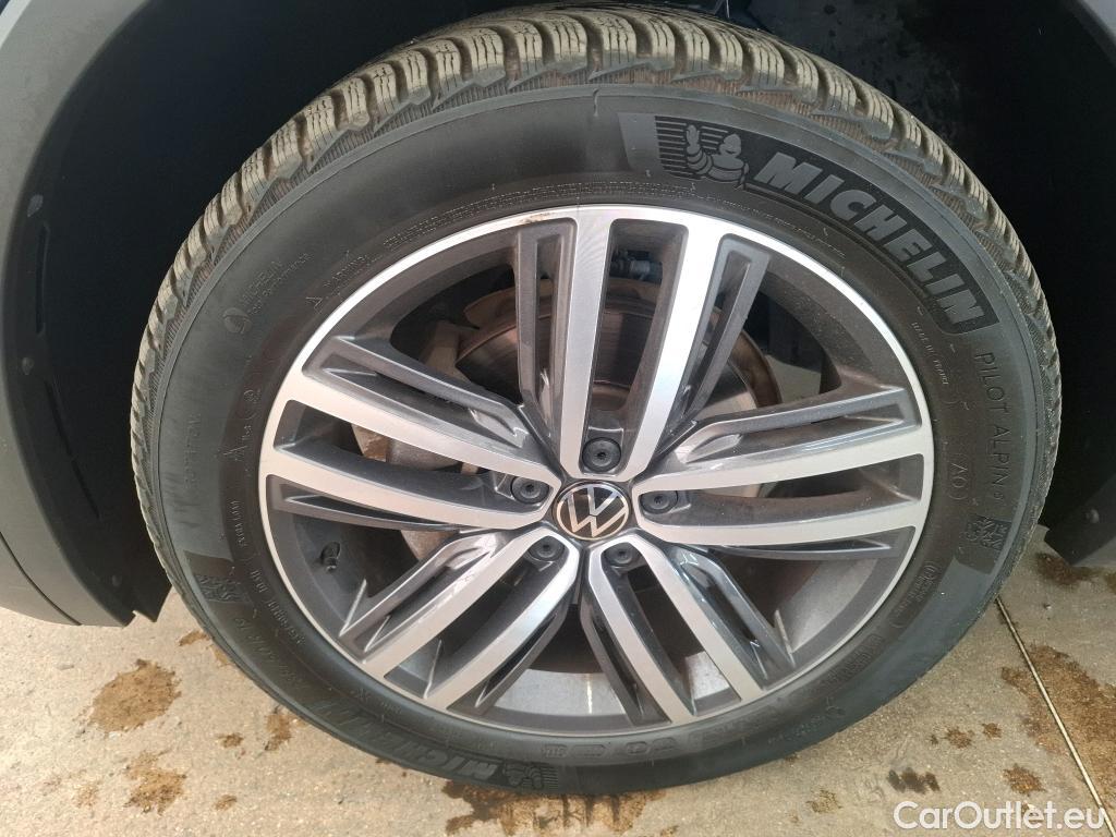  Volkswagen  Tiguan VOLKSWAGEN  Allspace / 2021 / 5P / SUV 2.0 TDI 150 DSG7 Elegance Exclusive #22