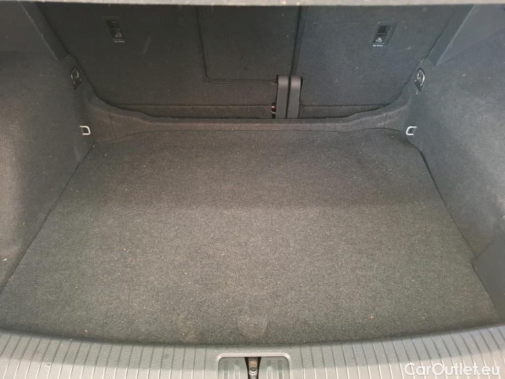  Volkswagen  Tiguan VOLKSWAGEN  / 2020 / 5P / SUV 2.0 TDI 150 DSG7 Elegance #3
