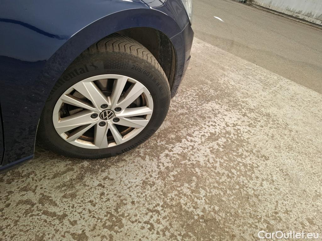  Volkswagen  Touran  Life Plus 2.0 TDI 150CV BVA7 E6d #7