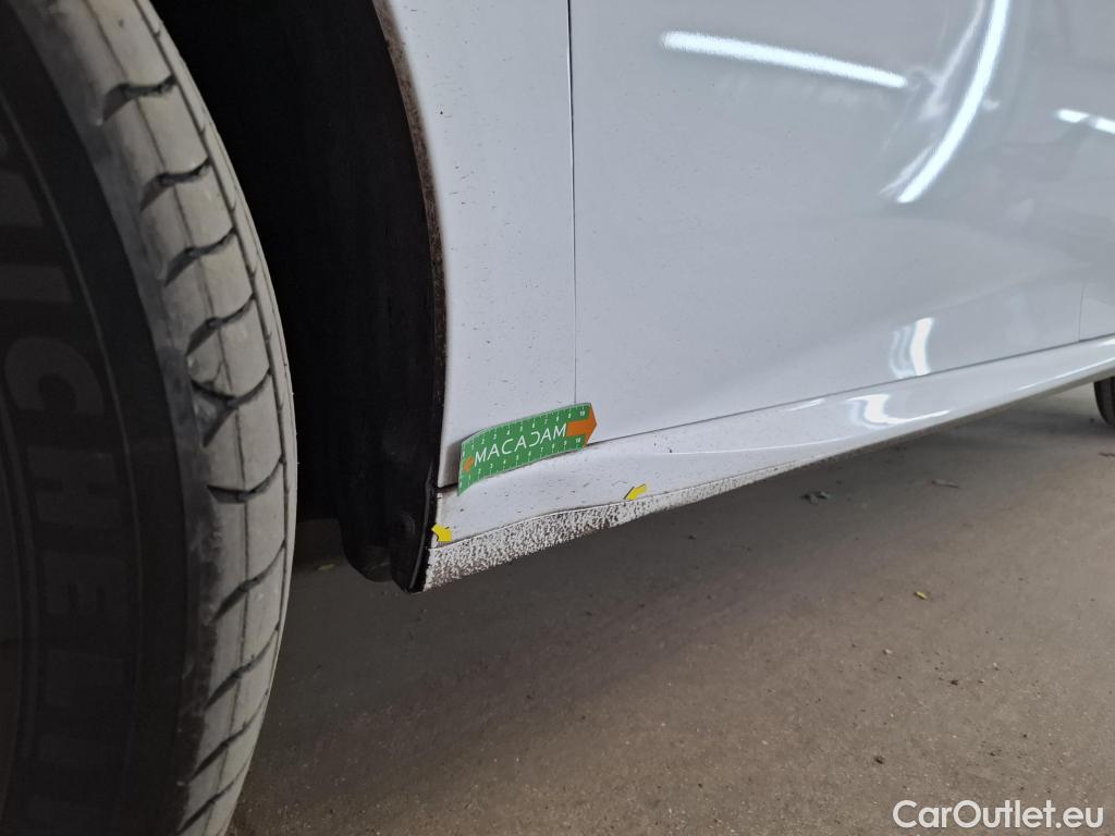  Peugeot  208   / 2019 / 5P / Berline PureTech 100 SS EAT8 Allure Pack / GARANTIE STELLANTIS 10 ANS VOIR PHOTO 2 #4