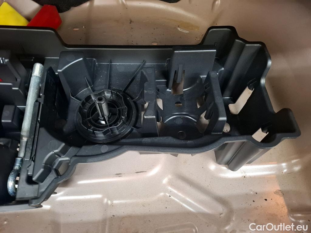  Peugeot  2008   / 2019 / 5P / Crossover 1.2 PT 130 SS EAT8 ALLURE BUSINESS / GARANTIE STELLANTIS 10 ANS VOIR PHOTO 2 #7