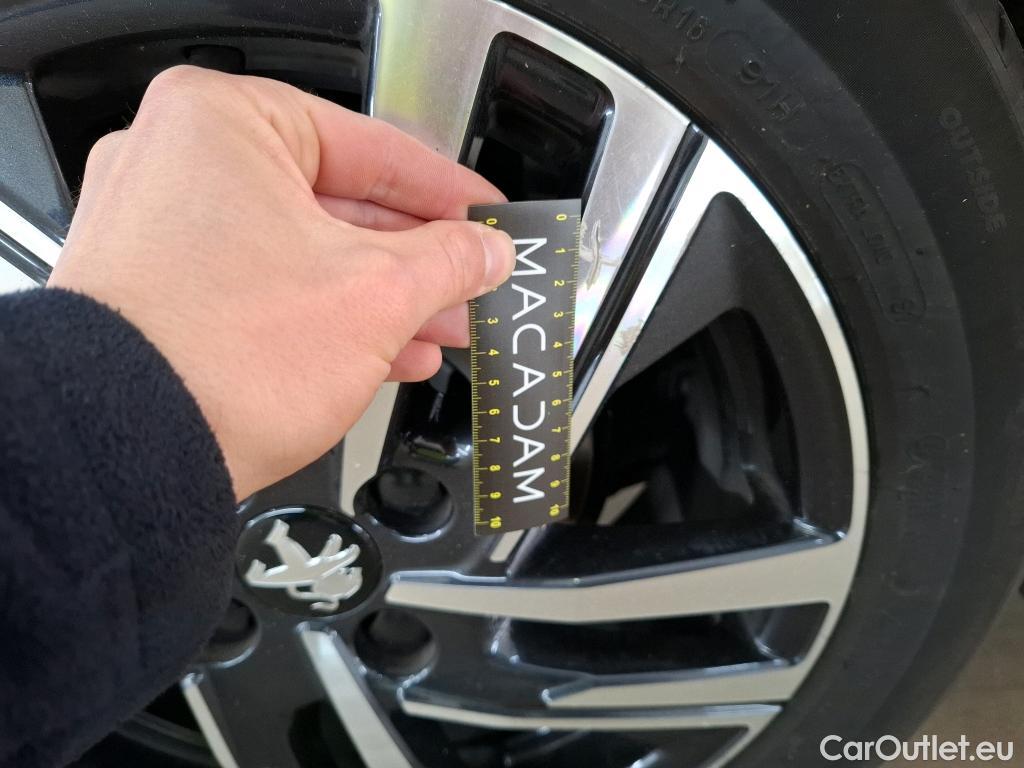  Peugeot  208   / 2019 / 5P / Berline PureTech 100 SS EAT8 Allure Pack / GARANTIE STELLANTIS 10 ANS VOIR PHOTO 2 #27