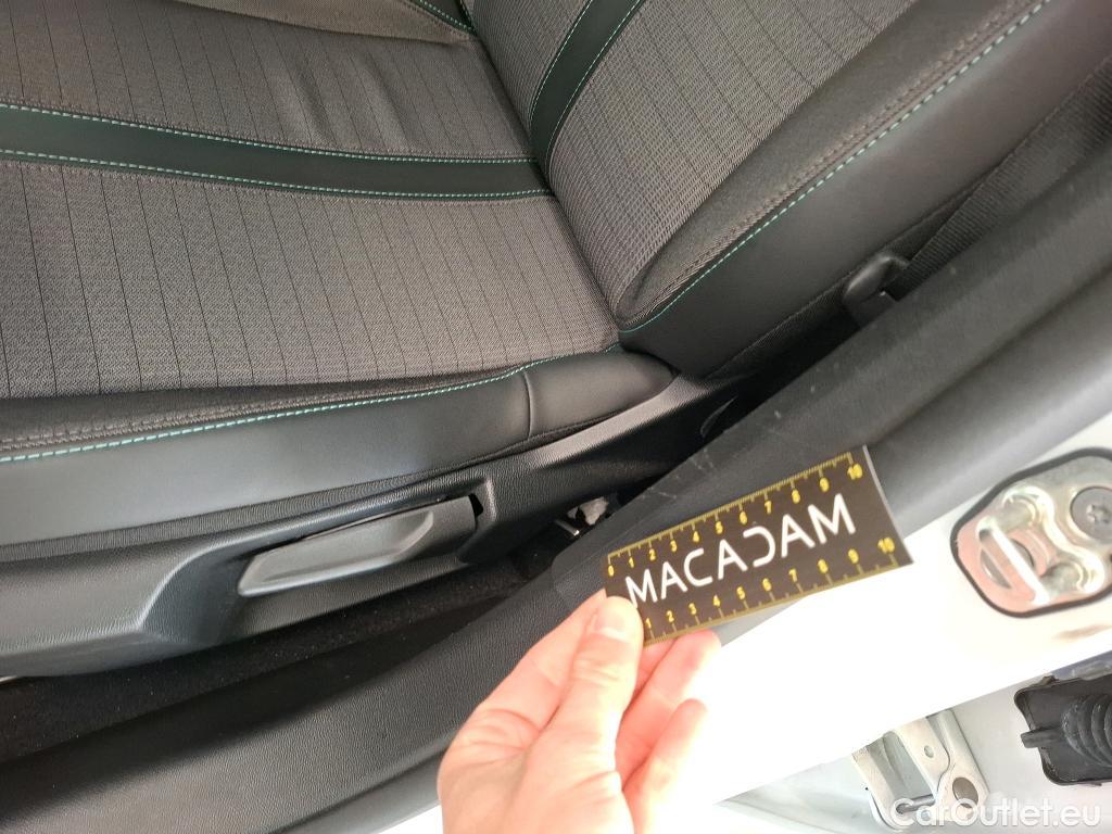  Peugeot  208   / 2019 / 5P / Berline PureTech 100 SS EAT8 Allure Pack / GARANTIE STELLANTIS 10 ANS VOIR PHOTO 2 #19