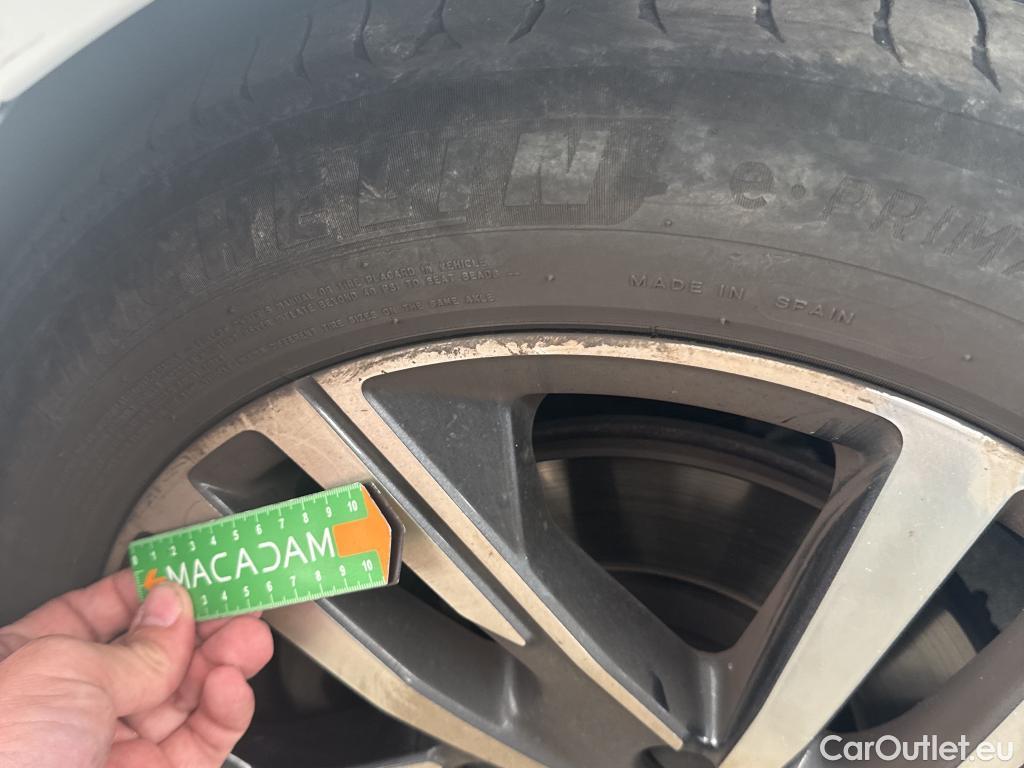  Peugeot  208   / 2019 / 5P / Berline PureTech 100 SS EAT8 Allure Pack / GARANTIE STELLANTIS 10 ANS VOIR PHOTO 2 #26