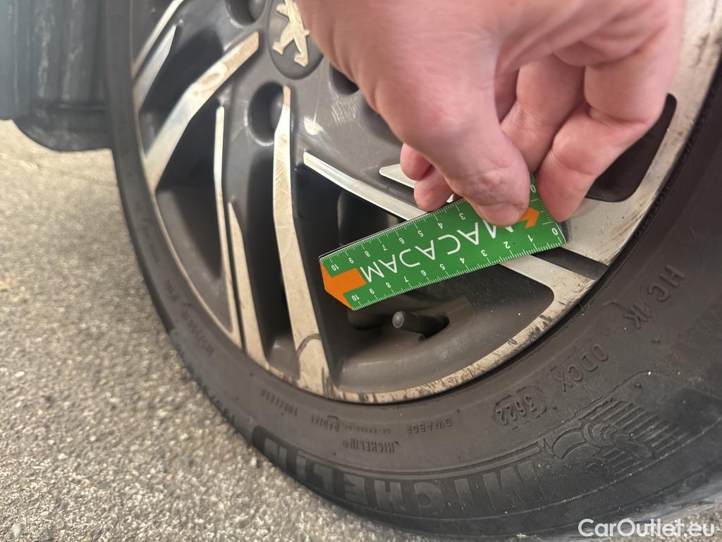  Peugeot  208   / 2019 / 5P / Berline PureTech 100 SS EAT8 Allure Pack / GARANTIE STELLANTIS 10 ANS VOIR PHOTO 2 #28