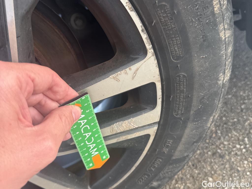  Peugeot  208   / 2019 / 5P / Berline PureTech 100 SS EAT8 Allure Pack / GARANTIE STELLANTIS 10 ANS VOIR PHOTO 2 #19
