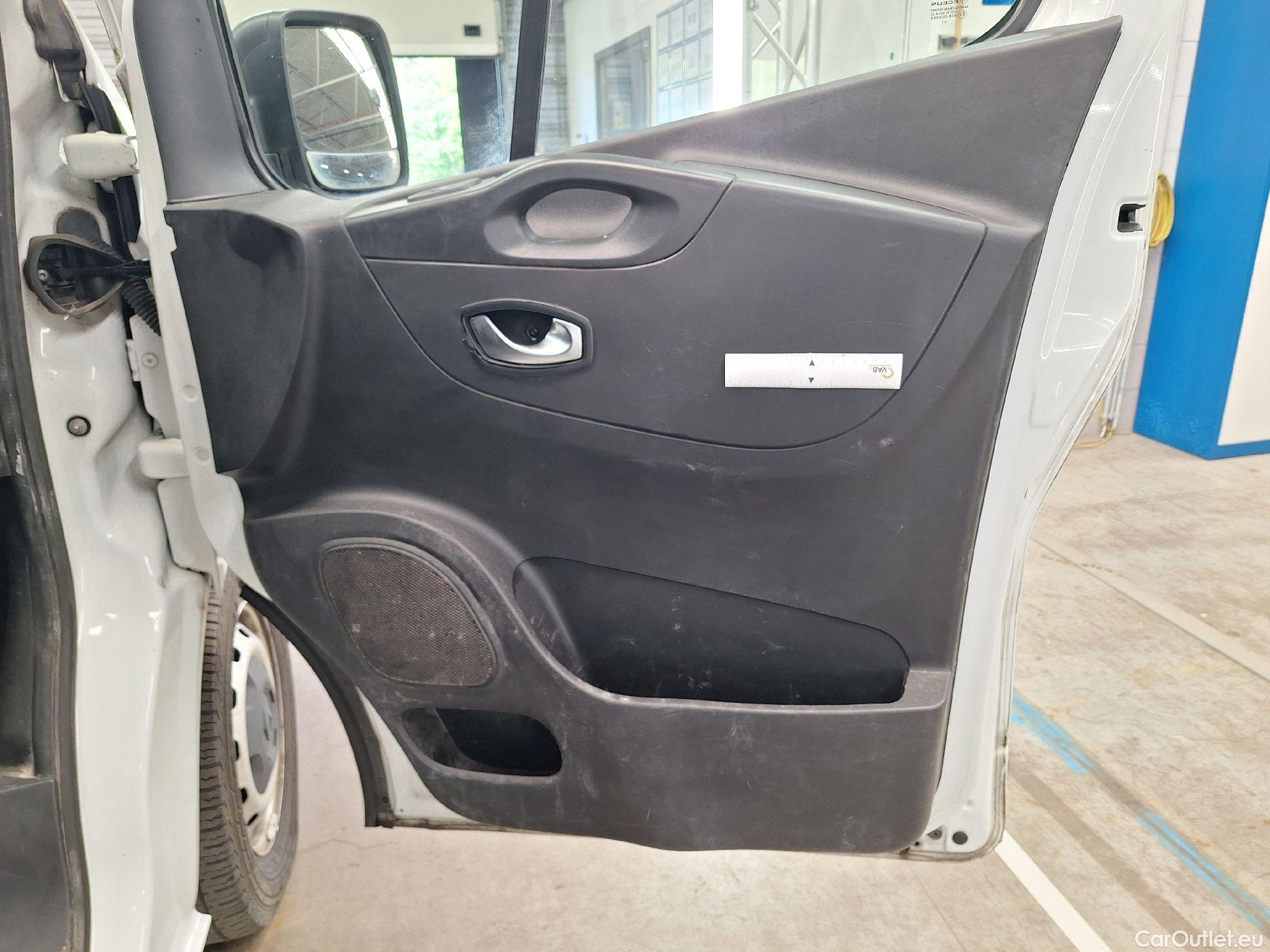  Renault  Trafic Renault, _ '14, Renault  L2H1 dCi 120 Grand Confort 2.9T 4d #38