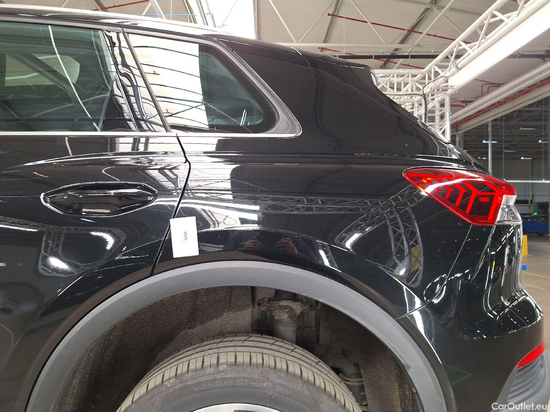  Audi  Q4 E-Tron Audi,  '21 BEV, Audi  40 e-tron Attraction 5d #3