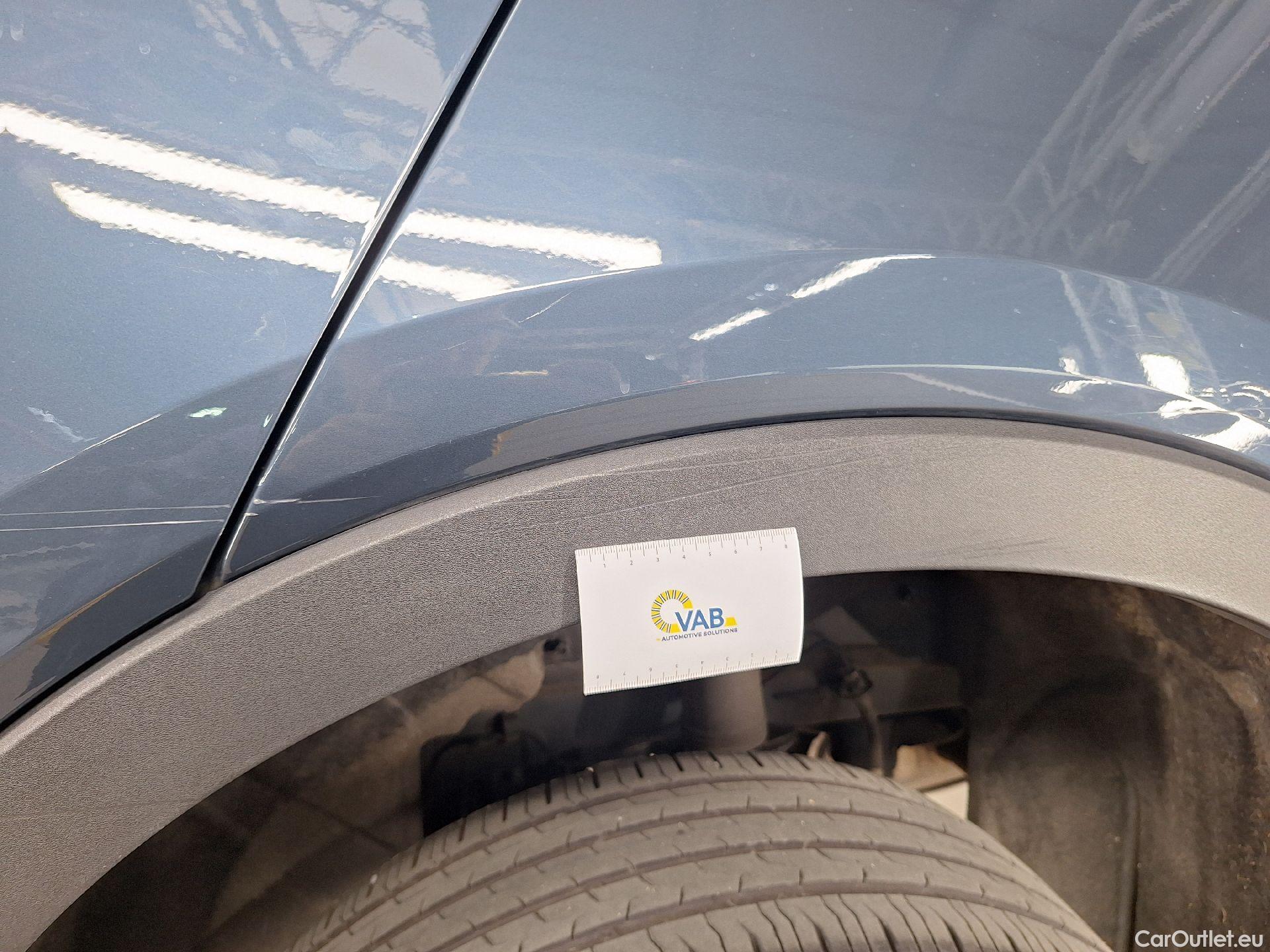  Volvo  XC 40 Volvo, XC40 '17, XC40 D3 Momentum Pro Gtr. #6