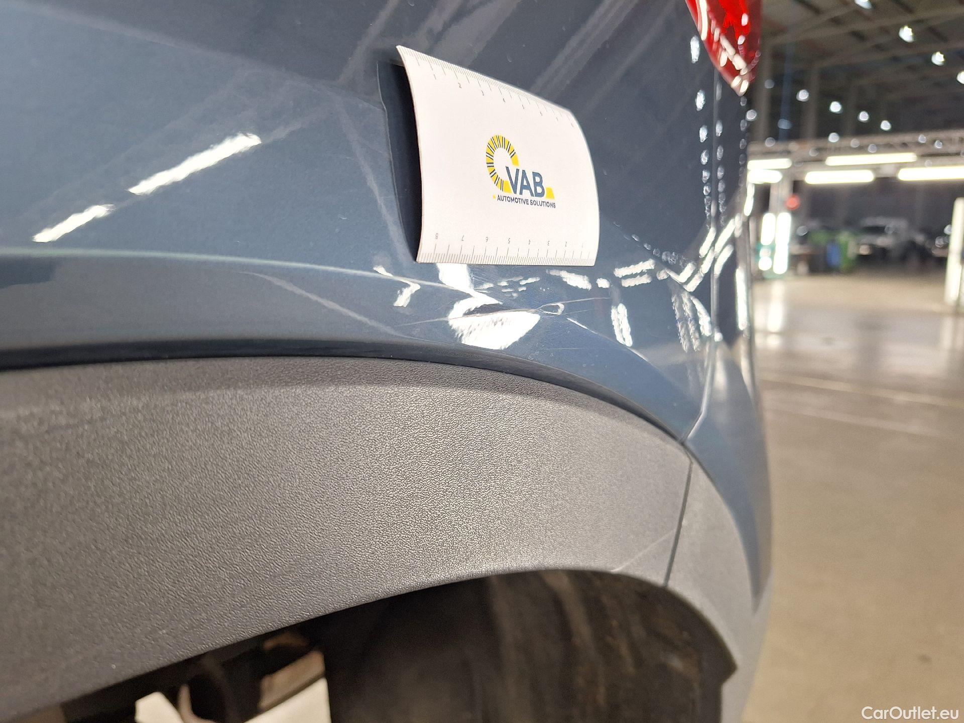  Volvo  XC 40 Volvo, XC40 '17, XC40 D3 Momentum Pro Gtr. #5