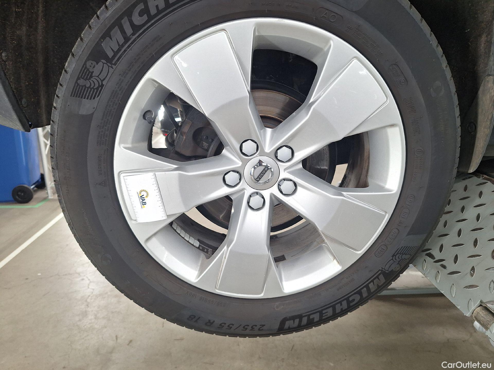 Volvo  XC 40 Volvo, XC40 '17, XC40 D3 Momentum Pro Gtr. #27