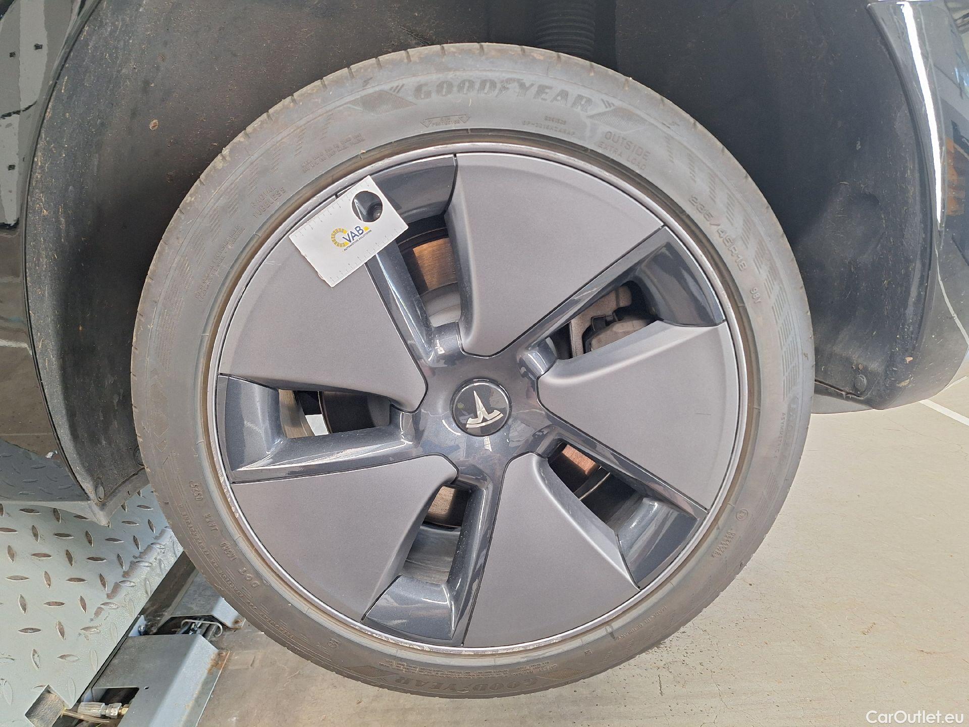  Tesla  Model 3 Tesla,  '18 BEV, Tesla  Standard RWD Plus 4d #53