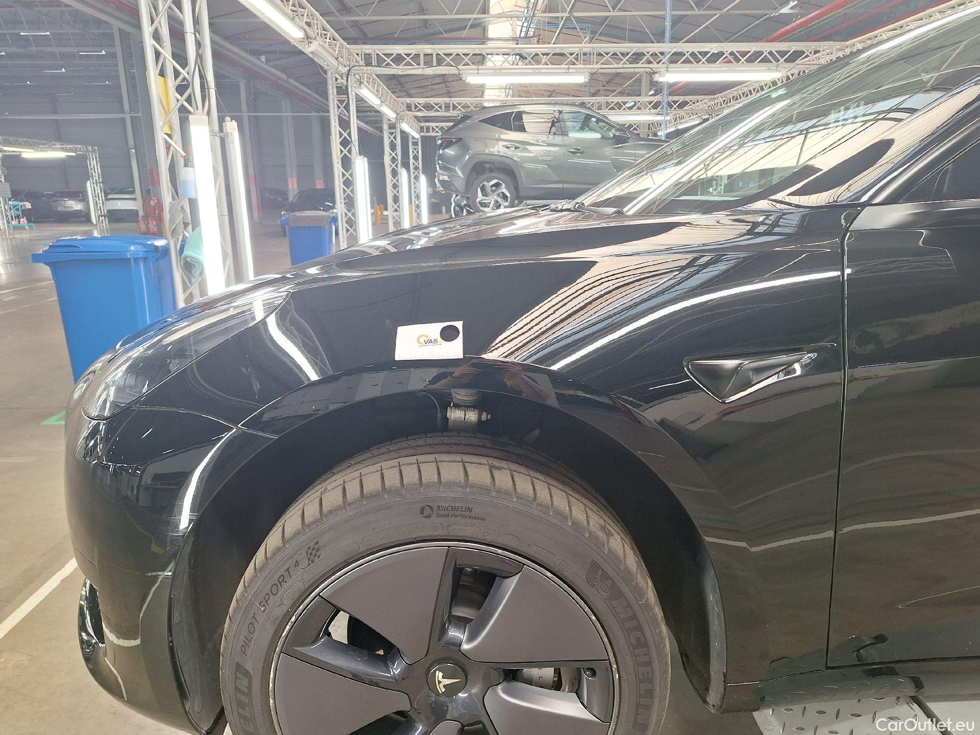  Tesla  Model 3 Tesla,  '18 BEV, Tesla  Standard RWD Plus 4d #19