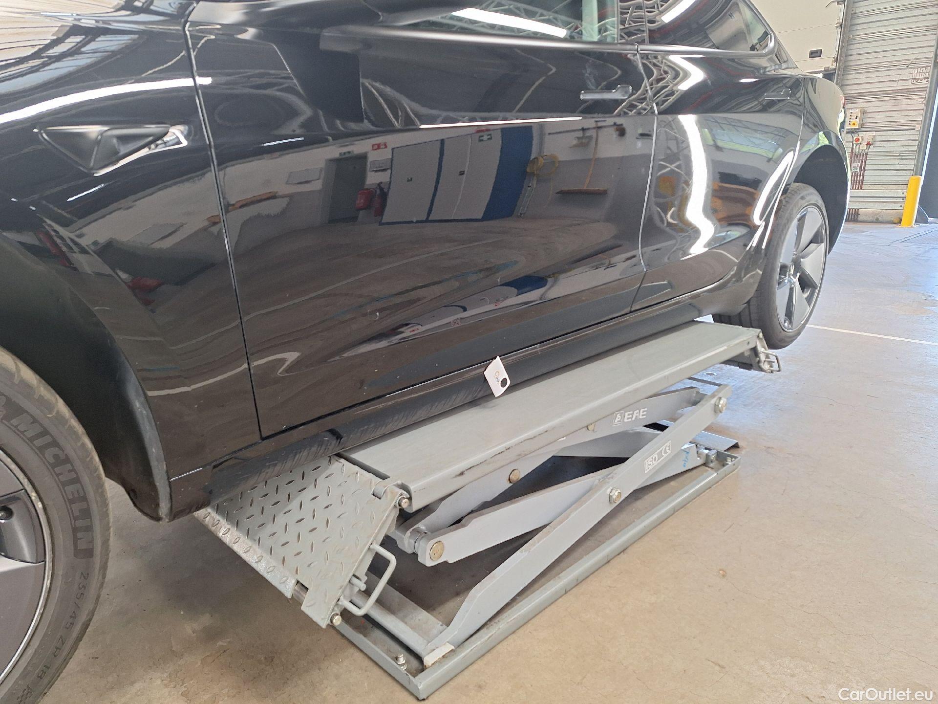  Tesla  Model 3 Tesla,  '18 BEV, Tesla  Standard RWD Plus 4d #48