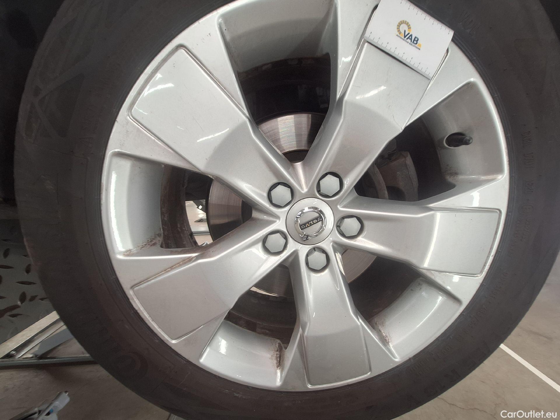  Volvo  XC 40 Volvo, XC40 '17, XC40 T2 Momentum Pro Geartr. #56