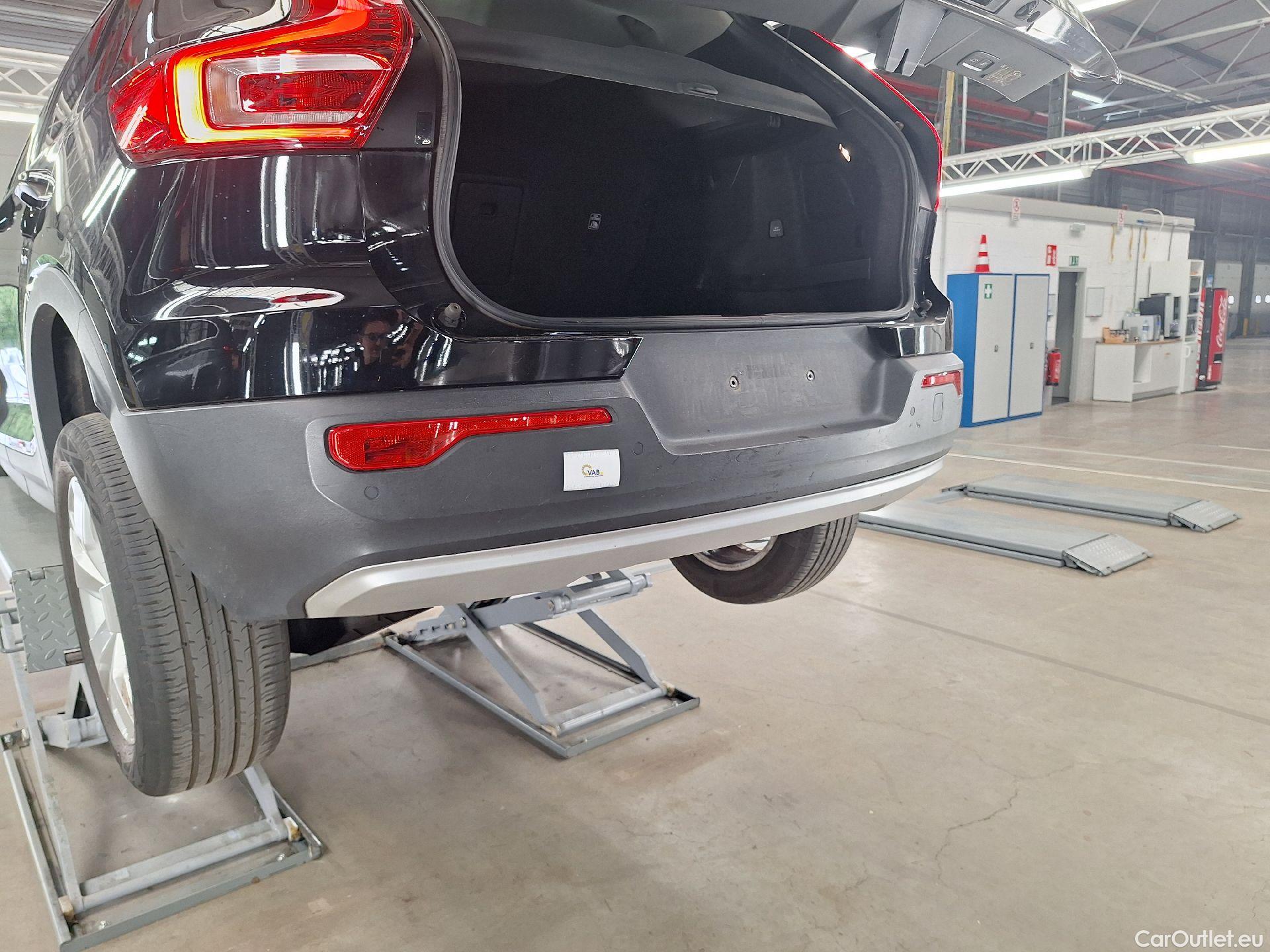  Volvo  XC 40 Volvo, XC40 '17, XC40 T2 Momentum Pro Geartr. #25