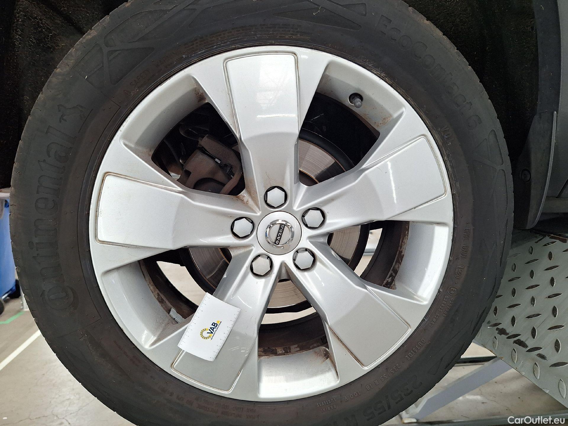  Volvo  XC 40 Volvo, XC40 '17, XC40 T2 Momentum Pro Geartr. #53
