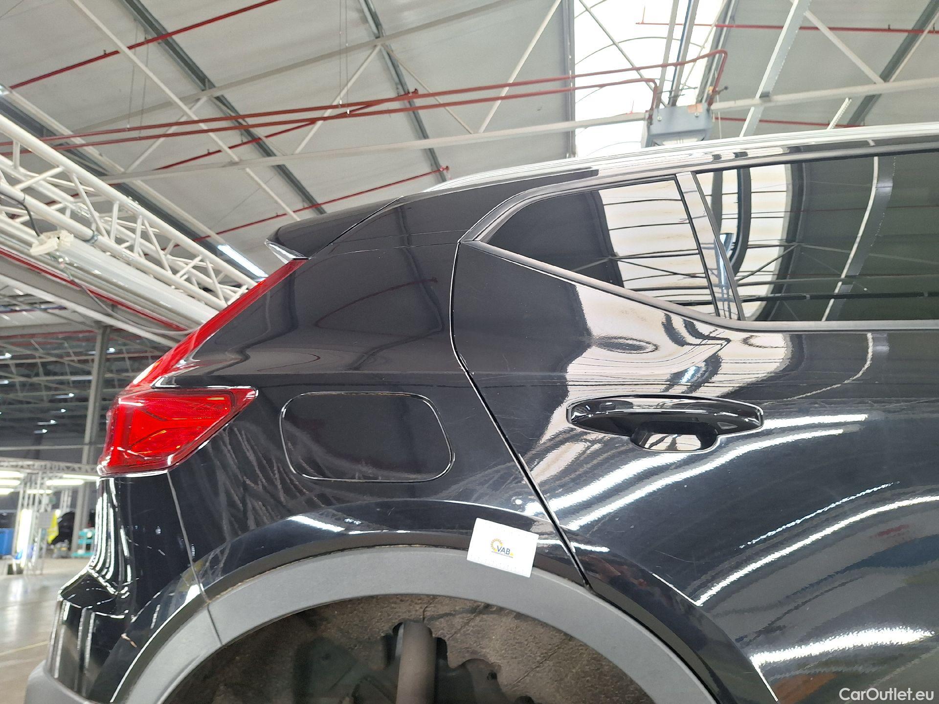  Volvo  XC 40 Volvo, XC40 '17, XC40 T2 Momentum Pro Geartr. #29