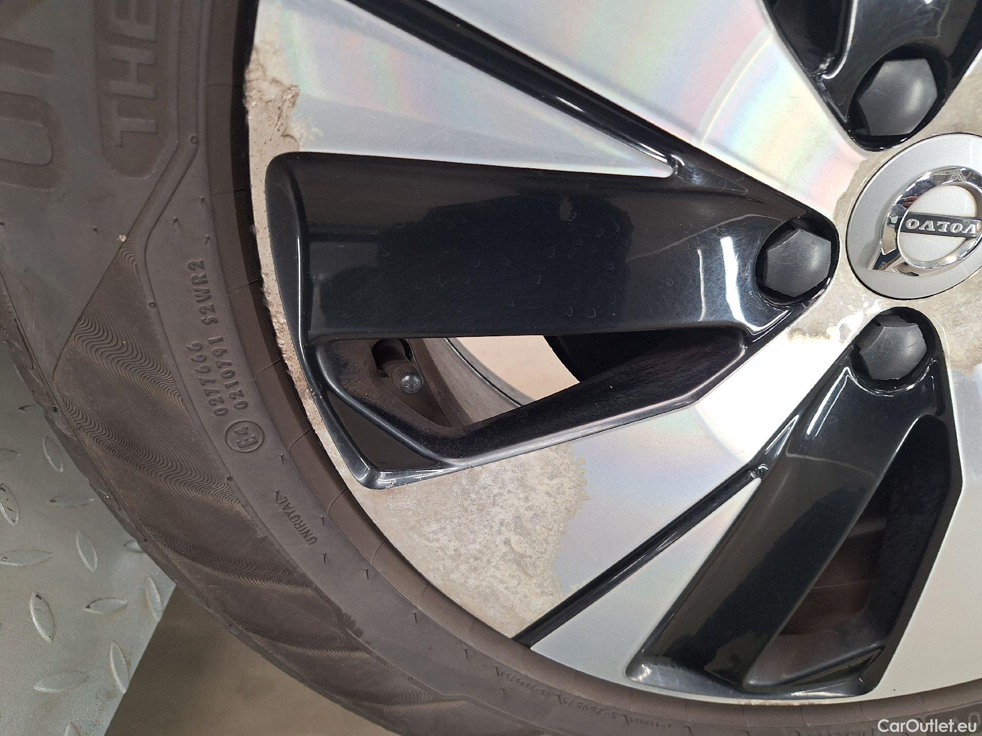  Volvo  XC 40 Volvo, XC40 '17, Volvo XC40 T4 Recharge Geartronic Inscription Expr #28