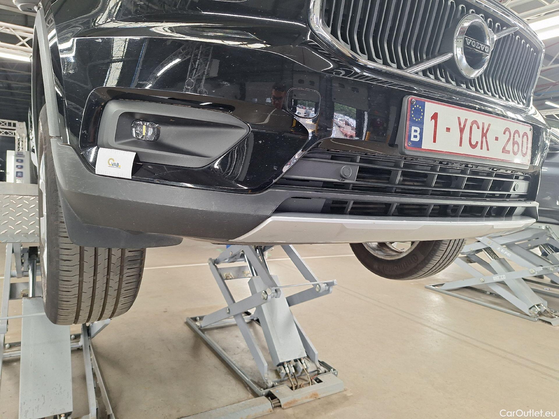  Volvo  XC 40 Volvo, XC40 '17, XC40 T2 Momentum Pro Geartr. #40
