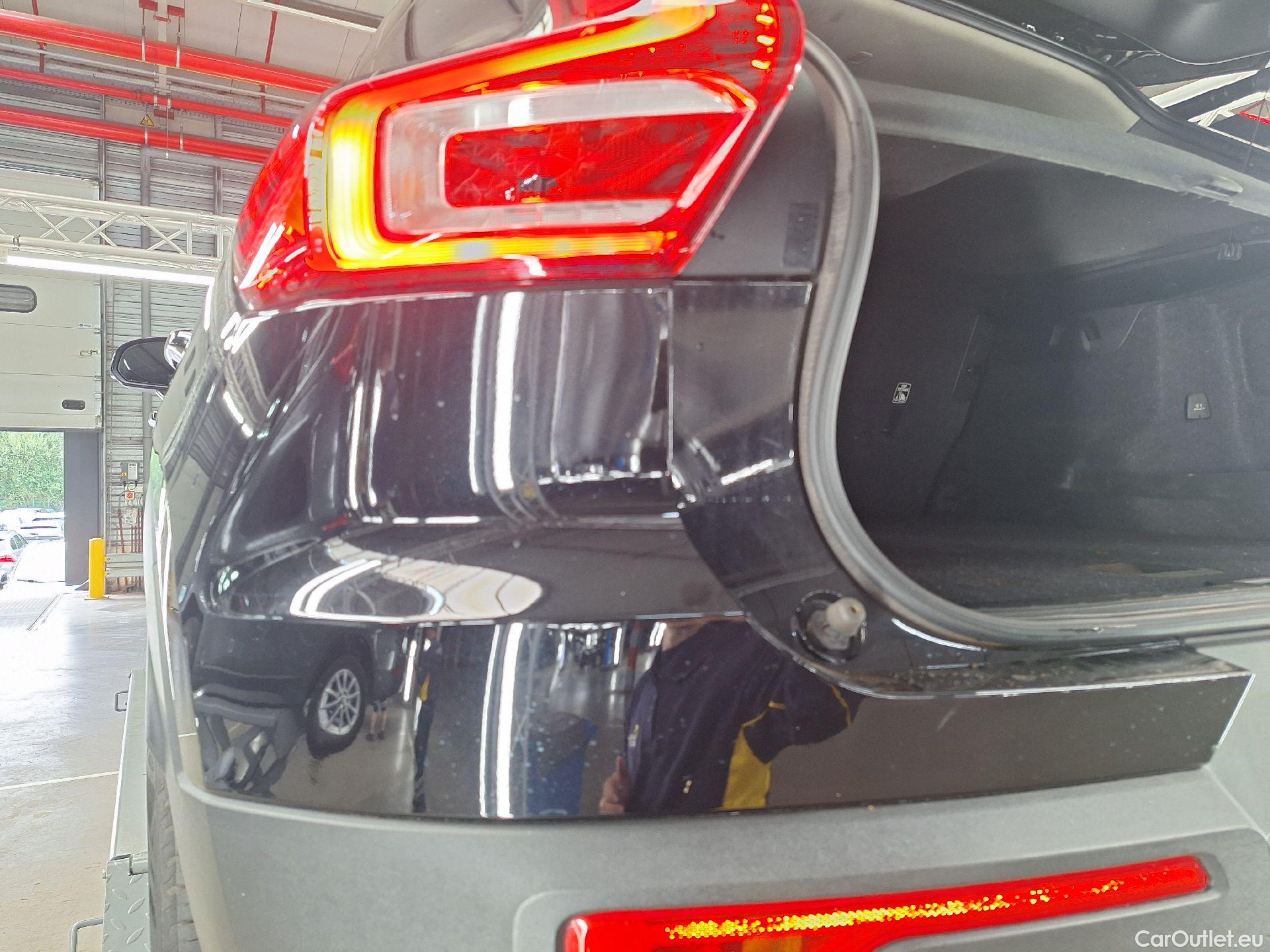  Volvo  XC 40 Volvo, XC40 '17, XC40 T2 Momentum Pro Geartr. #23
