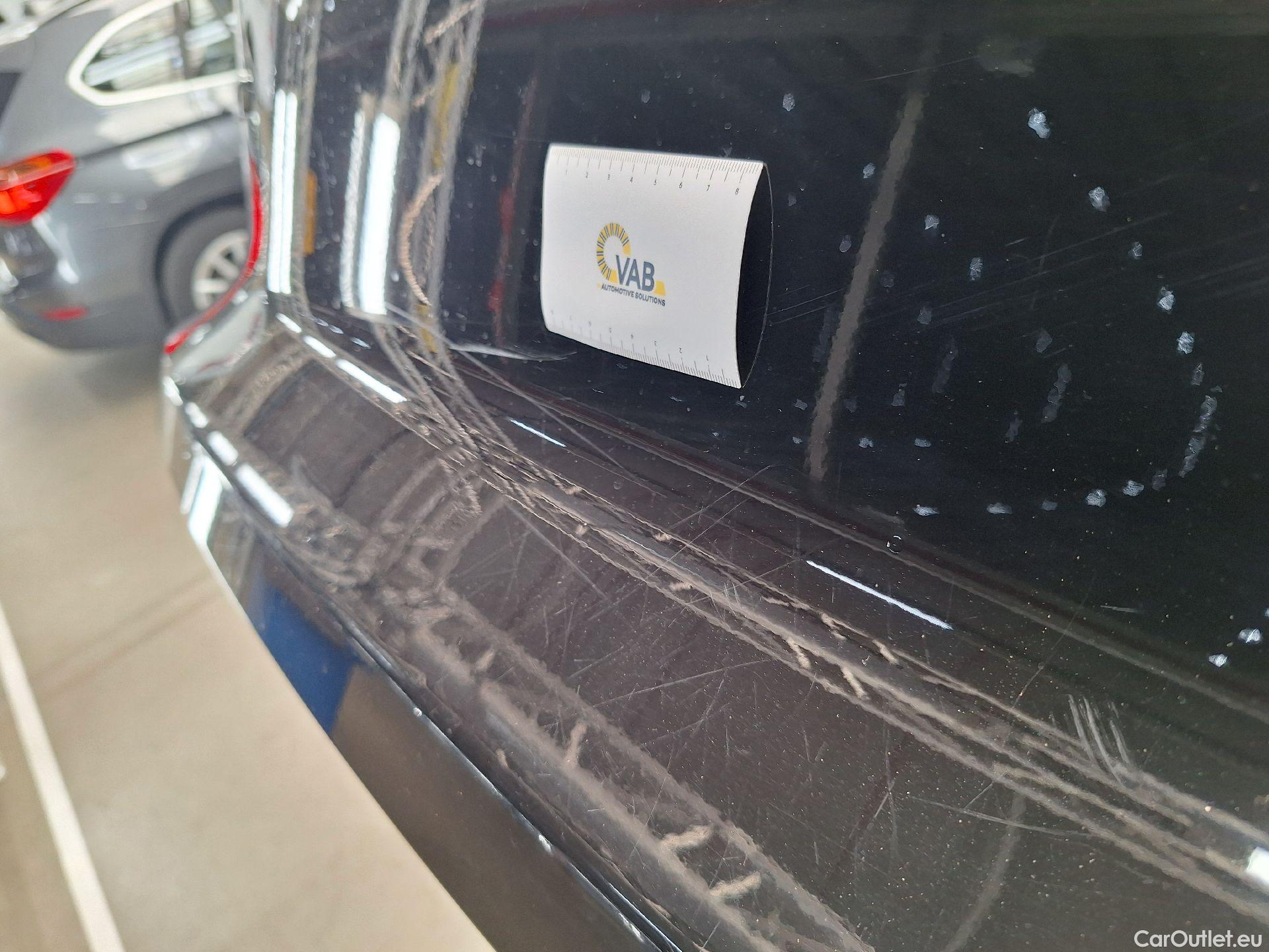  Volvo  XC 40 Volvo, XC40 '17, XC40 T2 Momentum Pro Geartr. #13