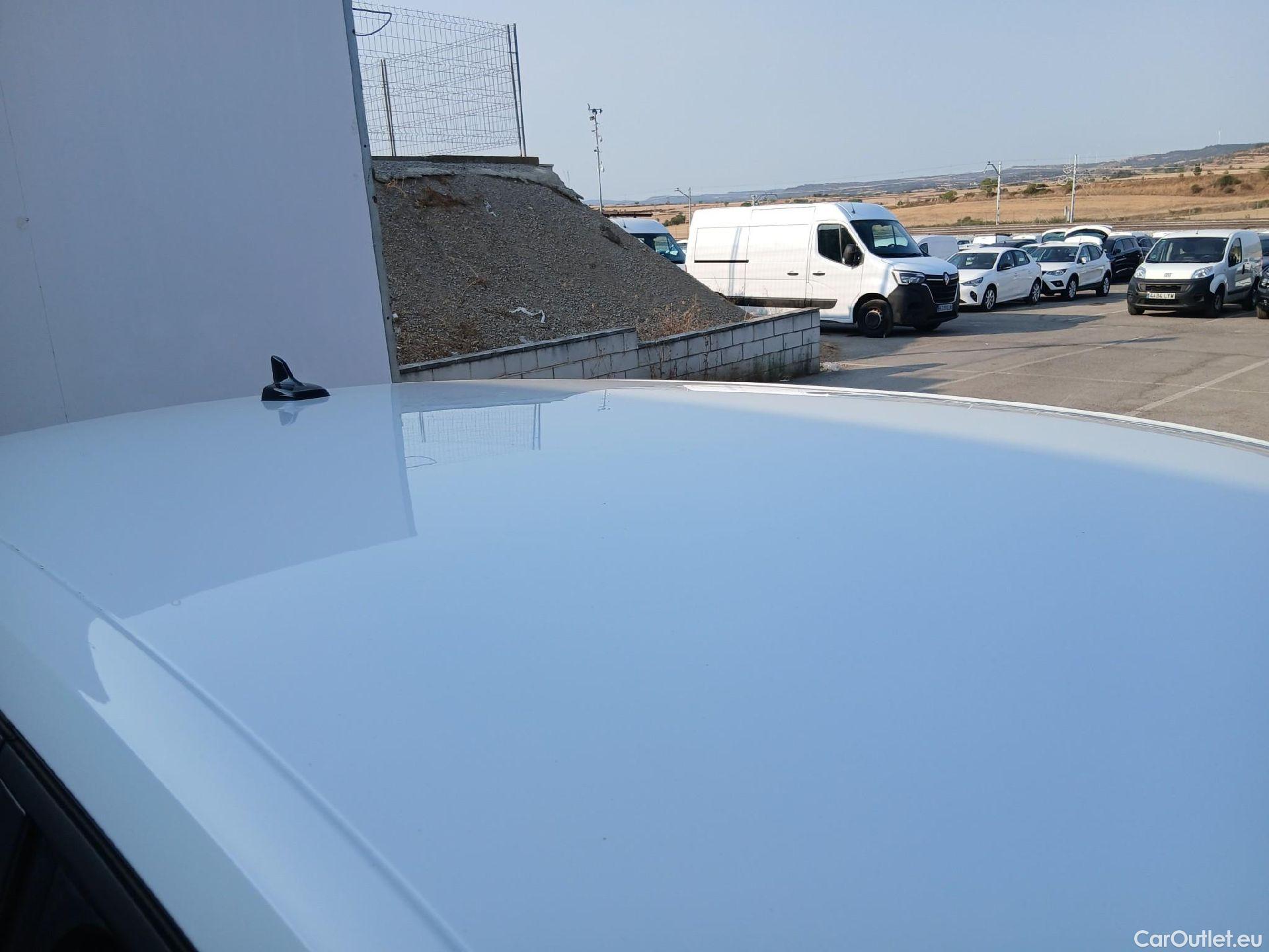  Audi  Q2 AUDI  / 2016 / 5P / todoterreno Design 30 TFSI 85kW (116CV) #13
