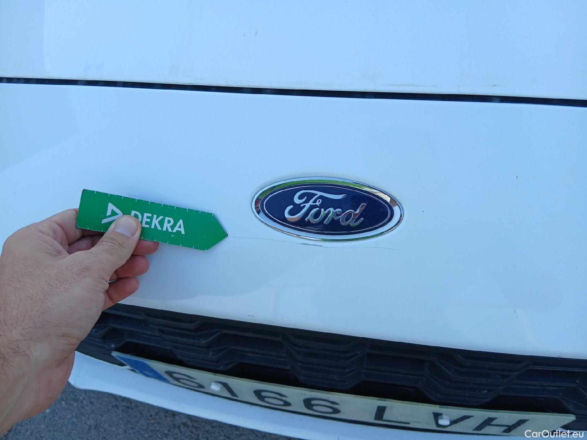  Ford  Focus FORD  / 2018 / 5P / berlina con portón 1.0 Ecoboost MHEV 92kW ST-Line #2