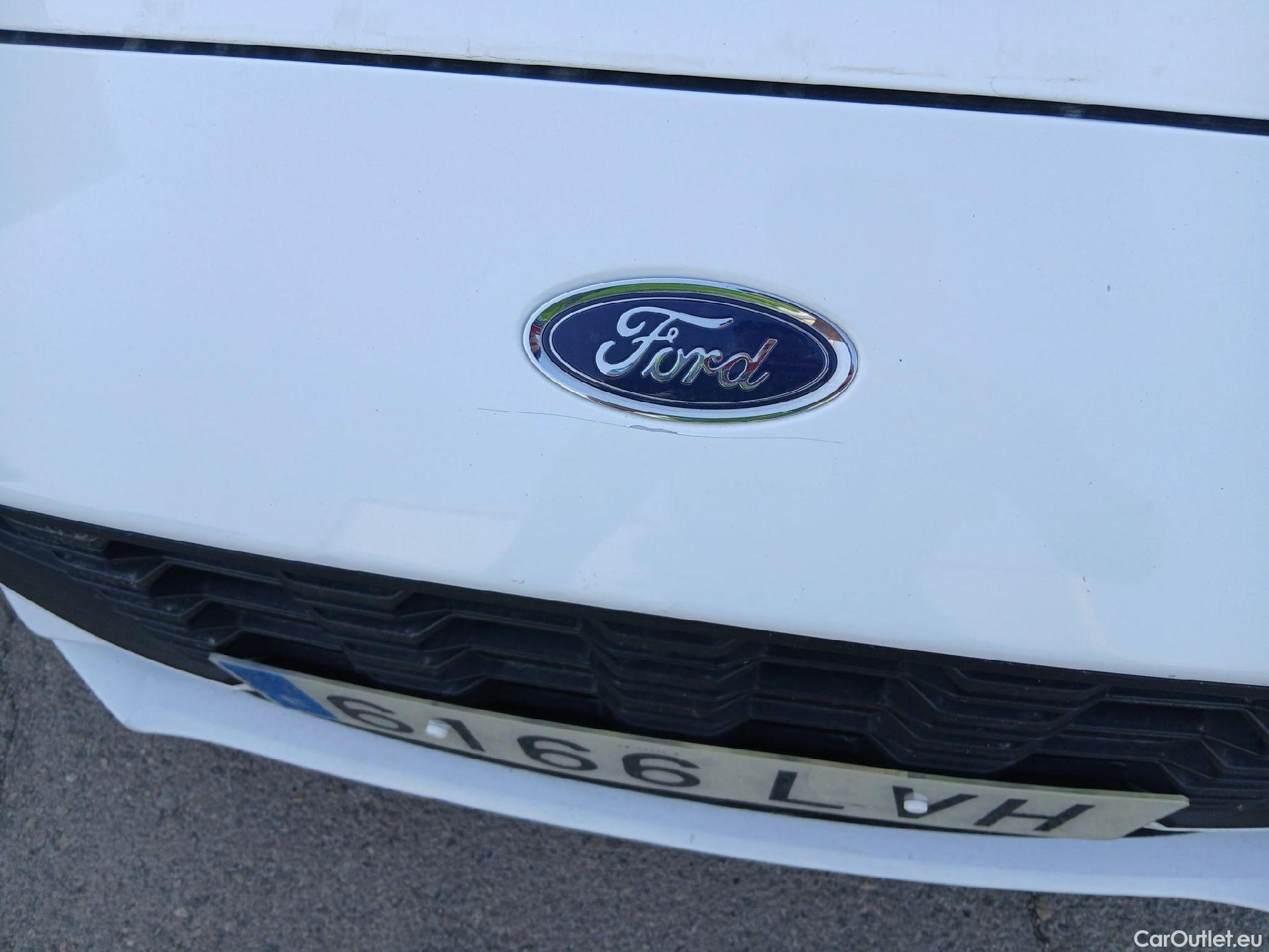  Ford  Focus FORD  / 2018 / 5P / berlina con portón 1.0 Ecoboost MHEV 92kW ST-Line #3